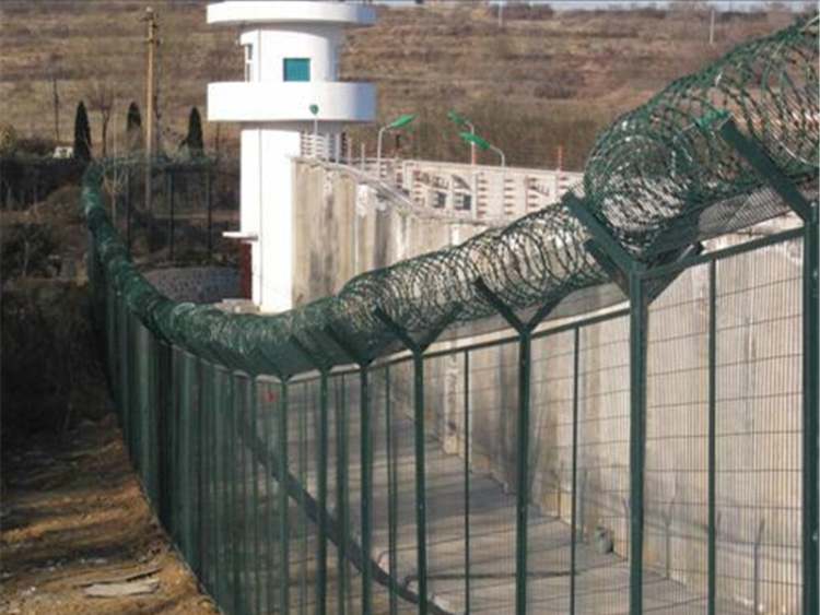 监狱围墙刀刺隔离网 监狱围墙刀刺隔离网