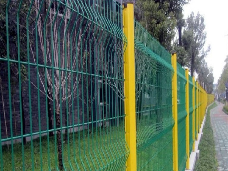 公路隔离栅护栏