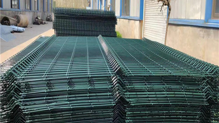 护栏网18631858321