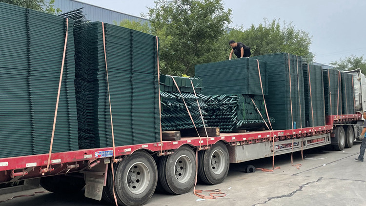 发货机场隔离围网18631858321